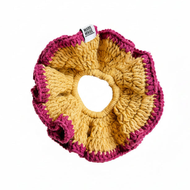 Gold Scrunchie Julia Koopman x MM — front view handmade crochet hair tie | MARIE MARIE Amsterdam