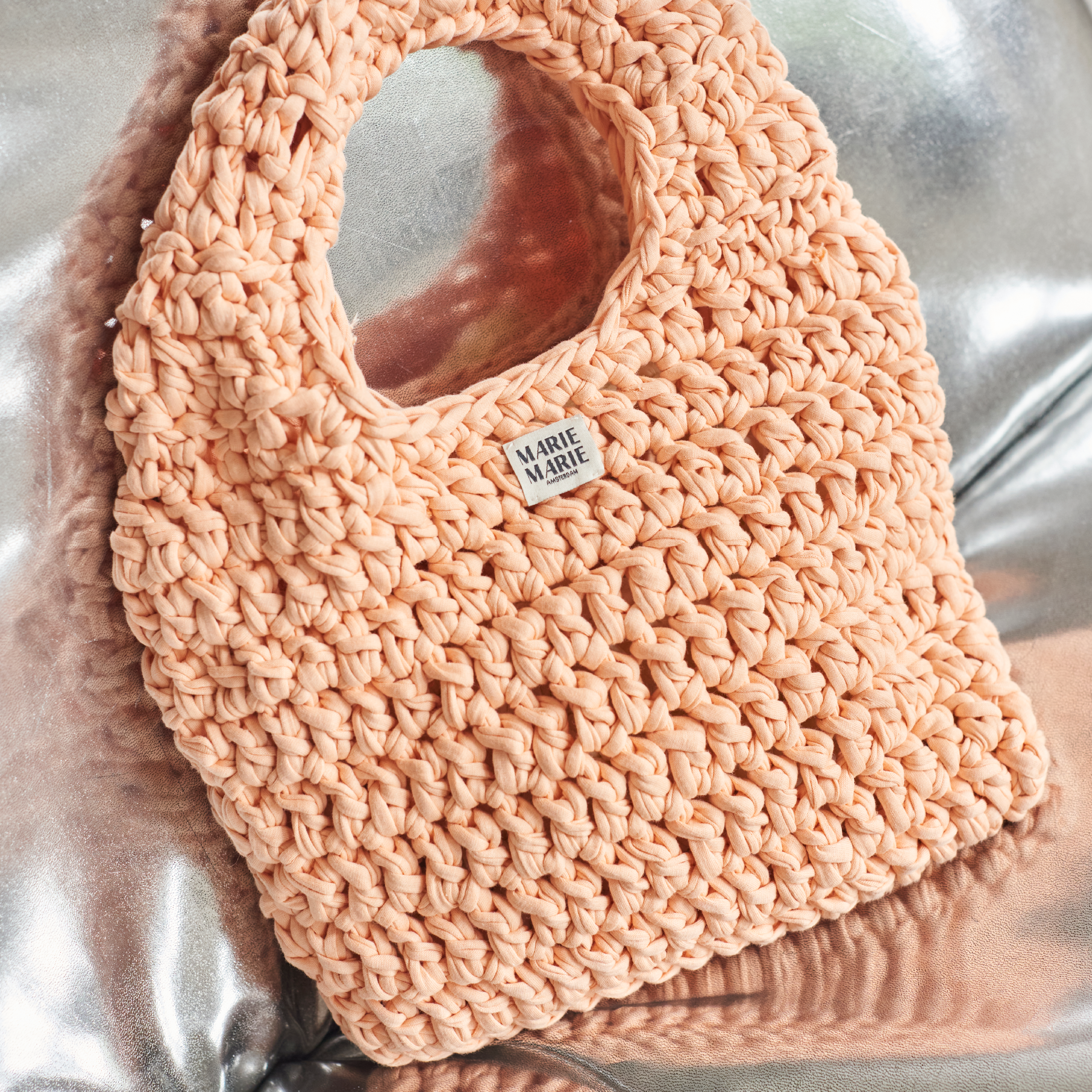 Bump bag peachy