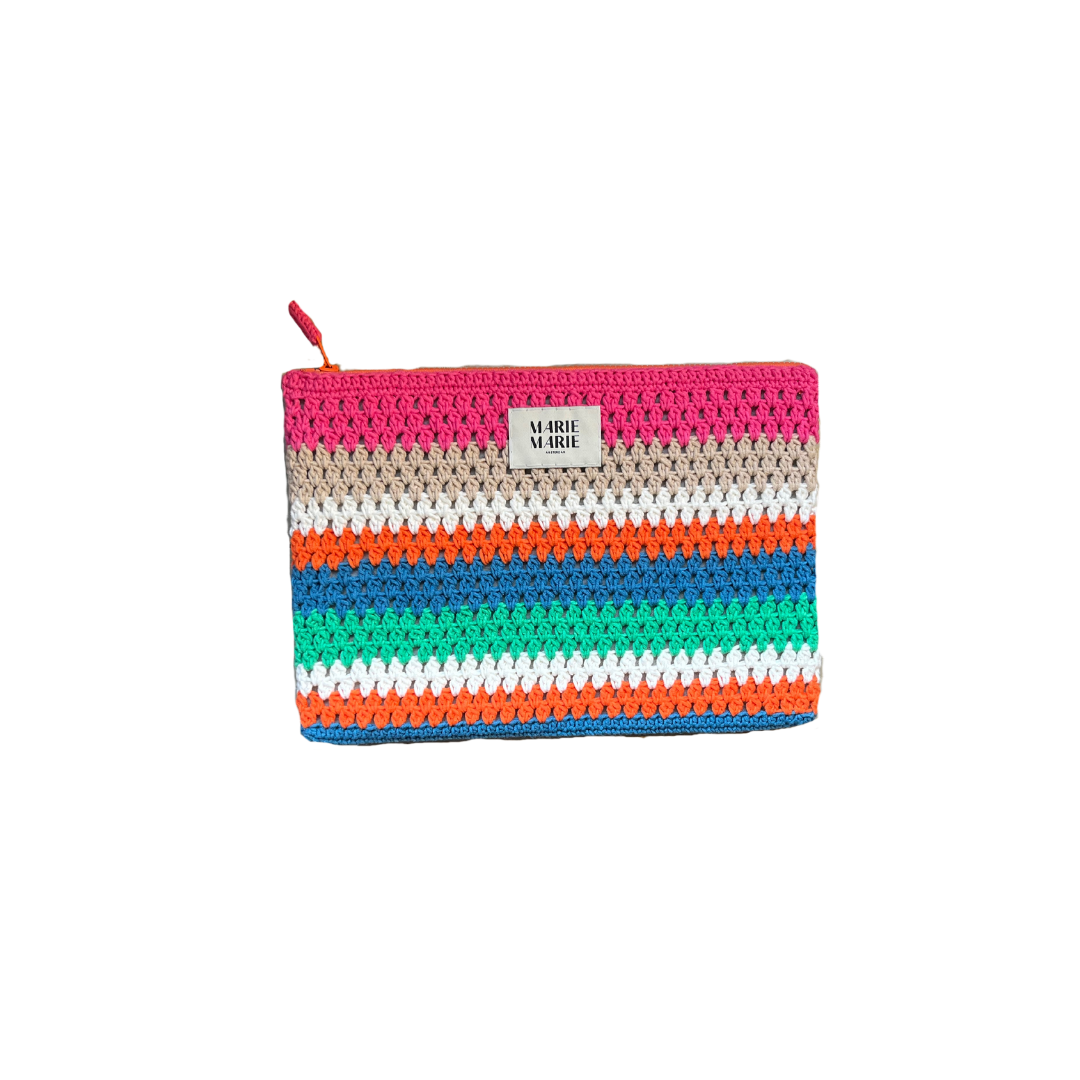 Maud crochet laptop cover 